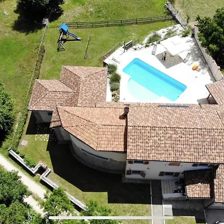 Charming Near With Private Pool Žminj