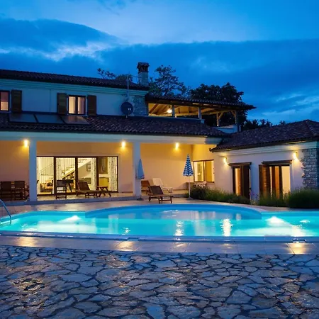 Villa Charming Near With Private Pool Žminj