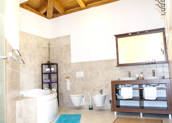 Charming Near With Private Pool Βίλα Žminj