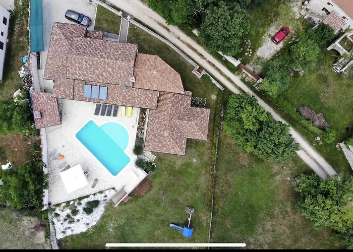 Charming Near With Private Pool Βίλα *