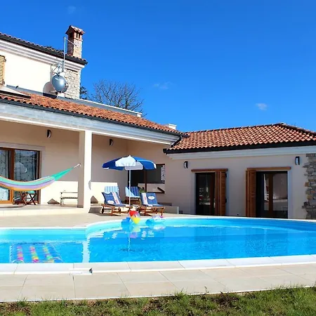 Charming Near With Private Pool Villa Zminj