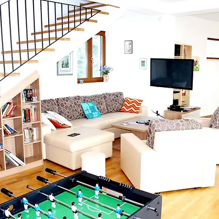 Charming Near With Private Pool Zminj