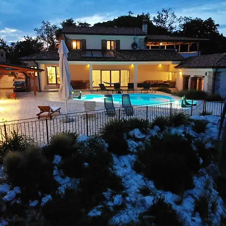 Charming Near With Private Pool Villa Zminj