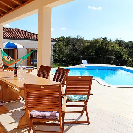 Willa Charming Near With Private Pool Žminj