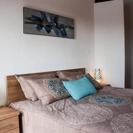 Charming Near With Private Pool *