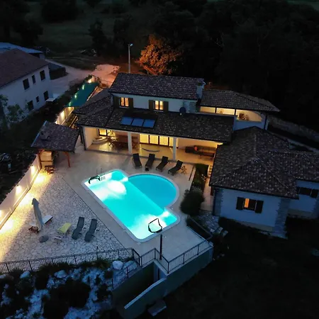 Willa Charming Near With Private Pool Žminj