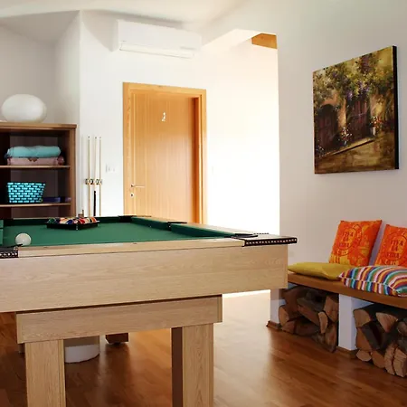 Charming Near With Private Pool * Žminj