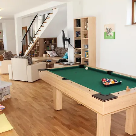 Charming Near With Private Pool