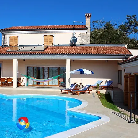 Willa Charming Near With Private Pool