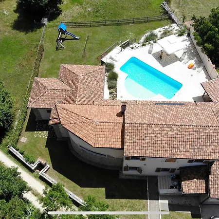 Willa Charming Near With Private Pool Žminj