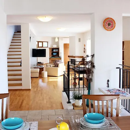 Charming Near With Private Pool Villa