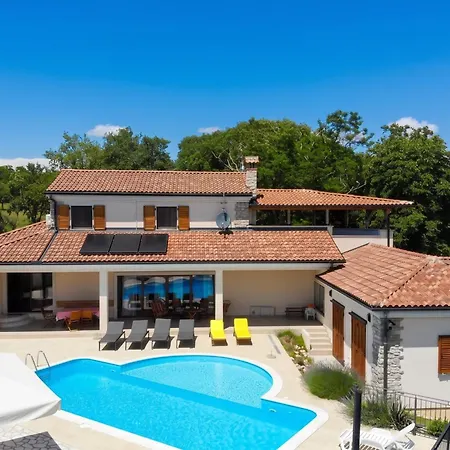 Vila Charming Near With Private Pool Žminj