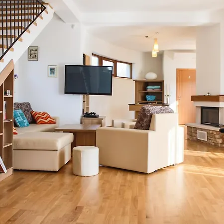 Charming Near With Private Pool *