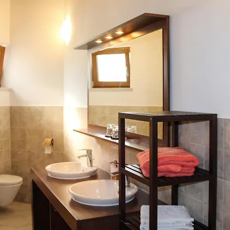 Charming Near With Private Pool Žminj