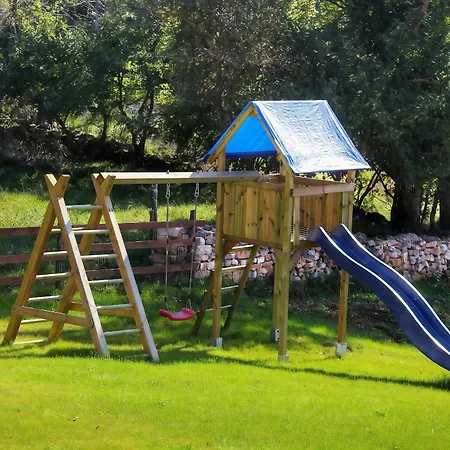 Charming Near With Private Pool Vila