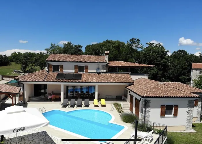 Charming Near With Private Pool * Žminj