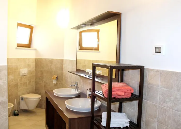 Willa Charming Near With Private Pool Žminj